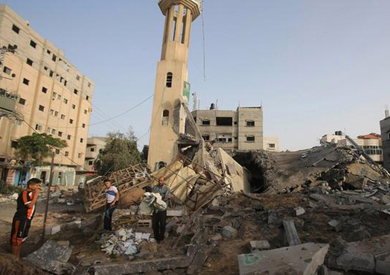 غارات إسرائيلية جديدة على غزة تستهدف مسجدا للمرة الأولى -

